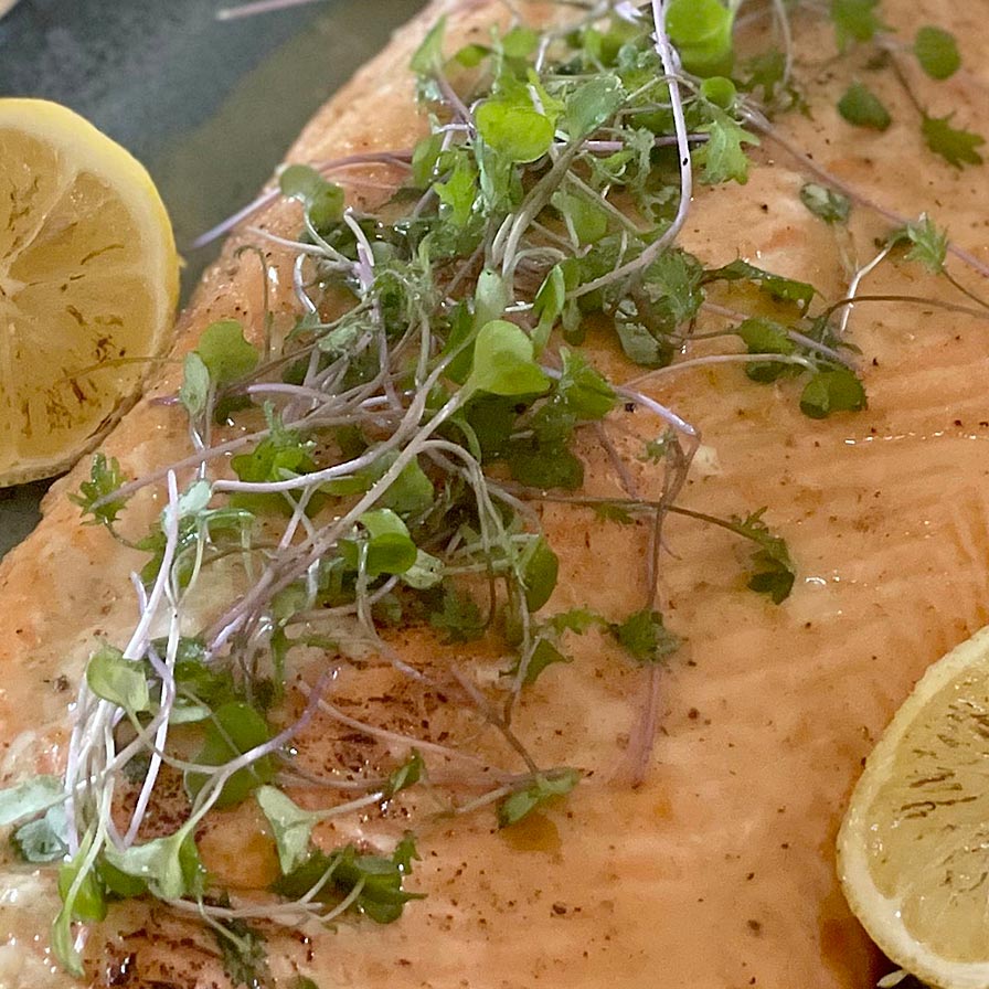 Chef Plum – Oven-Roasted Salmon with Garlic, Rosemary and Lemon Blanc